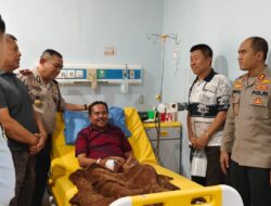 Kapolres Labuhanbatu Jenguk Ketua MUI yang Dirawat di RSU Rantauprapat