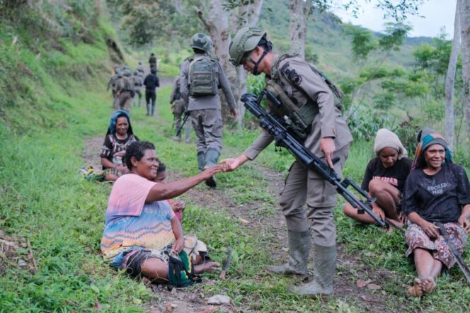 
					Patroli Satgas Damai Cartenz di Ilaga Berjalan Aman, Jalur Rawan Dipantau Intensif