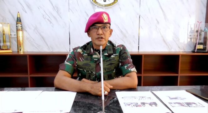 
					Menbanpur 2 Marinir Selesaikan Kasus Peluru Nyasar Secara Kekeluargaan, Satu Korban Tanda Tangani Perdamaian