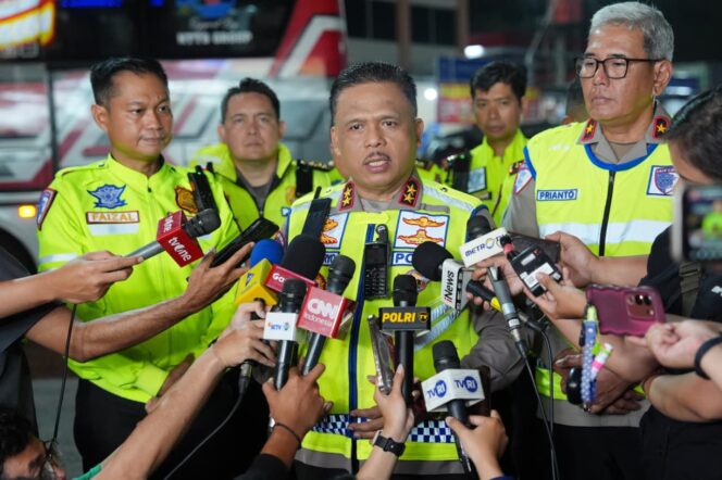 
					85,3% Pemudik Puas, Burhanuddin Muhtadi Tegaskan Tingginya Kepuasan Mudik Lebaran 2026