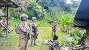Patroli Humanis di Puncak Jaya: Satgas Damai Cartenz Bangun Kepercayaan Warga dari Kampung ke Kampung