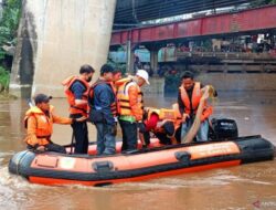 Wali Kota Munjirin Pimpin Gerakan Terpadu Penangkapan Ikan Sapu-Sapu
