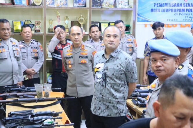 
					Divpropam Mabes Polri Lakukan Pemeriksaan Senjata Api di Polres Labuhanbatu