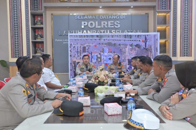 
					Polres Labusel Gelar Simulasi Sispam Mako, Kapolres Tekankan Tindakan Humanis dan Profesional
