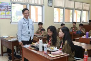 SPPG Pejaten Sajikan MBG Prasmanan Perdana, Kepala Sekolah: Terima Kasih, Ini Sangat Membantu Siswa