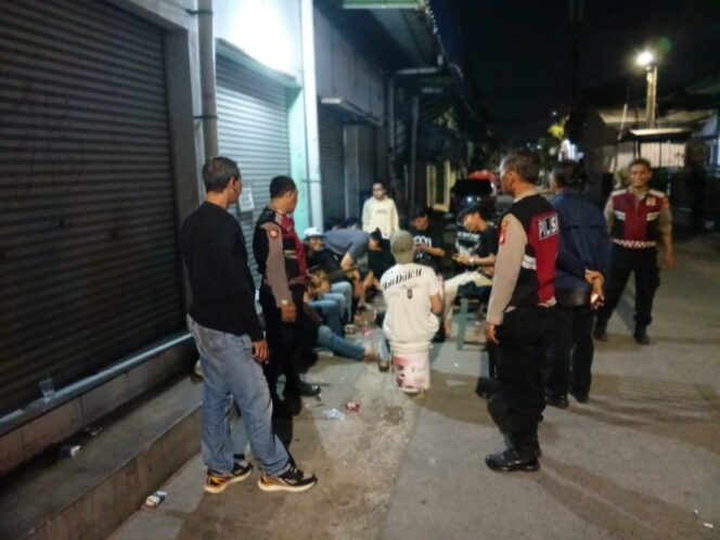 
					Layanan Polisi 110, Respon Cepat Amankan Situasi Dini Hari di Cakung Timur