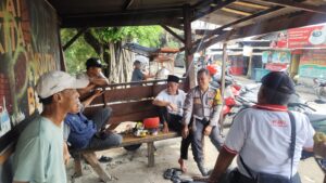Sentuhan Polisi di Tengah Warga Cakung Barat, Cegah Tawuran dan Ajak Manfaatkan Layanan 110