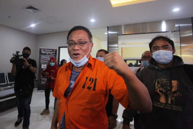
					Jumhur dilantik sebagai Menteri Lingkungan Hidup, Peniliti Indonesia Risk Center: Menteri Siskamling