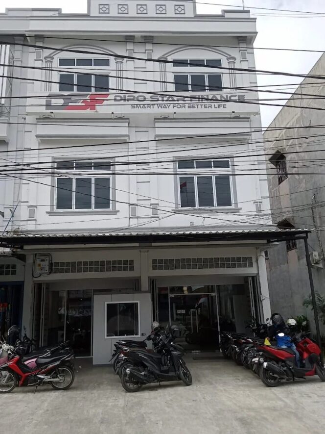 
					Diduga Jebak Konsumen Lewat Skema Tiga Pihak, PT Dipo Star Finance Digugat Rp1,5 Miliar