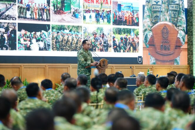 
					Panglima TNI Perkuat Kepemimpinan Unggul dan Inovatif Hadapi Tantangan Global