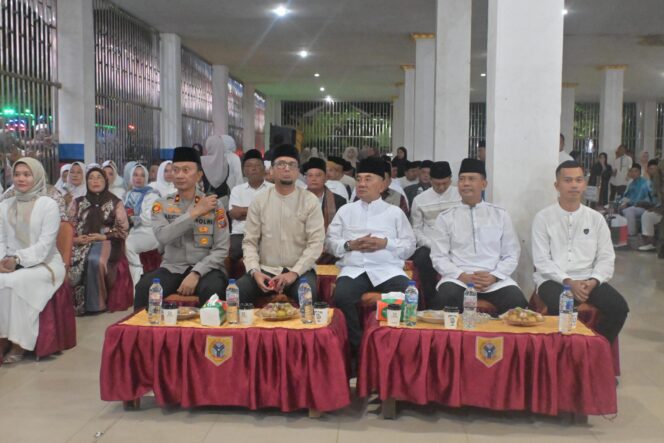 
					Polres Labusel Kawal Penuh Keberangkatan 147 Jemaah Haji Asal Labusel , Perjalanan Dipastikan Aman dan Lancar