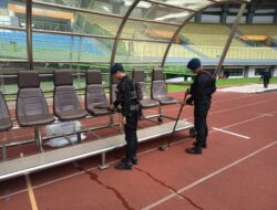 Jelang Kick Off Bekasi FC Vs PSPS, Gegana Brimob PMJ Sterilisasi Stadion