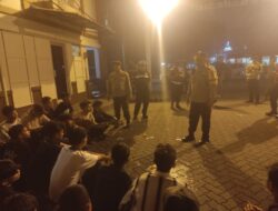 Operasi Kejahatan Jalanan Polres Metro Bekasi, Petugas Bubarkan Kelompok Remaja di Jababeka