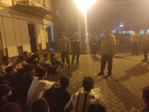 Operasi Kejahatan Jalanan Polres Metro Bekasi, Petugas Bubarkan Kelompok Remaja di Jababeka