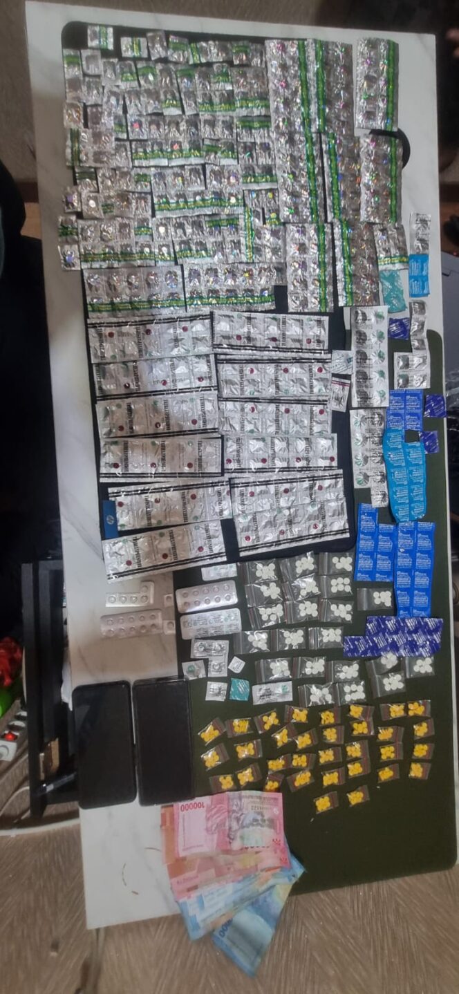 
					Polisi Ungkap Peredaran Obat Berbahaya Tanpa Izin di Tanjung Priok, Satu Pelaku Diamankan