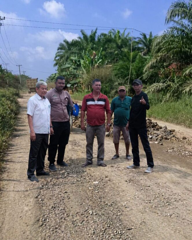 
					PT Hari Sawit Jaya Pastikan Proyek Semenisasi Jalan 1,1 Km di Sei Tampang Direalisasikan Akhir Mei 2026