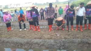 Polri Dukung Ketahanan Pangan, Penanaman Padi dan Jagung Serentak Digelar di Cakung