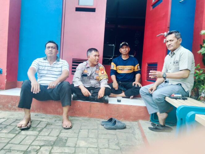 
					Bhabinkamtibmas Pondok Kopi Ajak Warga Aktif Cegah Tawuran dan Hoaks