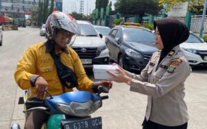 Jumat Berkah Peduli Wujud Kepedulian Polri Dan Sosialisasikan Layanan Polri 110