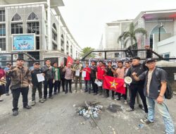 EW LMND SUMUT Gelar Aksi Hardiknas di DPRD Sumut, Soroti Pungli Pendidikan dan Desak Pencopotan Kepala BGN