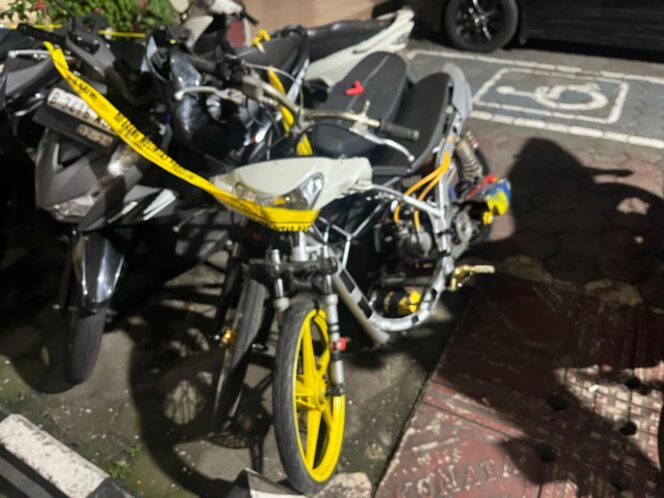 
					Patroli Brimob dan Polsek Gagalkan Balap Liar dan Bubarkan Pesta Miras di Pamulang