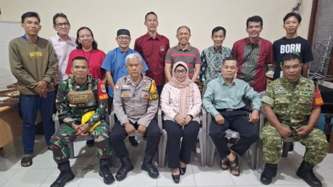 
					Bhabinkamtibmas Kayu Putih Gelar Cooling System dan Sosialisasi Layanan Polisi 110 di RW 007