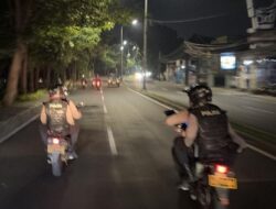 Patroli Dini Hari Ditsamapta PMJ Amankan Pemuda Bawa Golok di Jakarta Barat