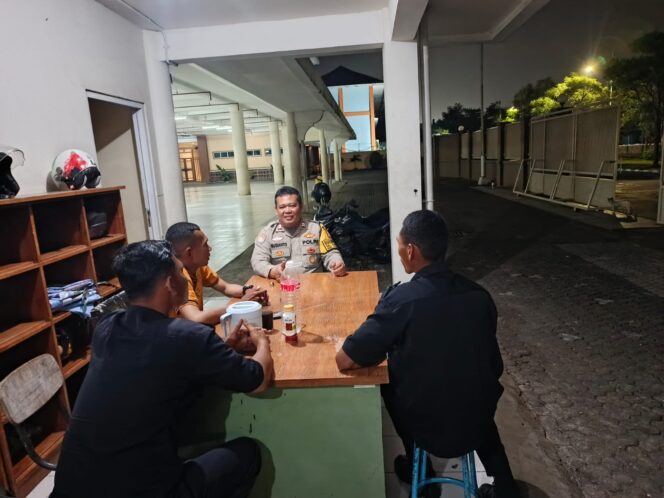 
					Polisi Sambangi Petugas Keamanan Permukiman, Polsek Pulogadung Perkuat Cooling System Cegah Tawuran dan Kejahatan Jalanan