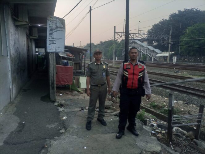 
					Polsek Pulogadung Perketat Pengamanan di Cipinang Jagal dan Jatinegara Kaum, Polisi Tegas Cegah Tawuran Demi Keselamatan Warga