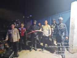 Brimob Polda Metro Jaya Bubarkan Tawuran di Kosambi, Parang 1 Meter Disita