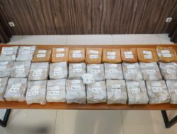 POLDA METRO JAYA MENGGAGALKAN PEREDARAN 32 KG SABU ASAL MALAYSIA