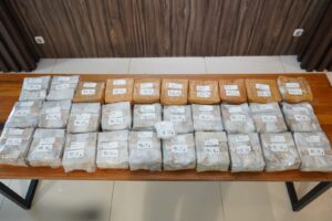 POLDA METRO JAYA MENGGAGALKAN PEREDARAN 32 KG SABU ASAL MALAYSIA