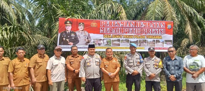 
					Kapolres Labusel Resmikan Jembatan Merah Putih Presisi di Desa Bunut, Warga : Kini Akses Kami Lebih Mudah dan Aman