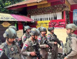 Satgas Damai Cartenz Hadir di Tengah Warga Muara Puncak Jaya Lewat Patroli Jalan Kaki
