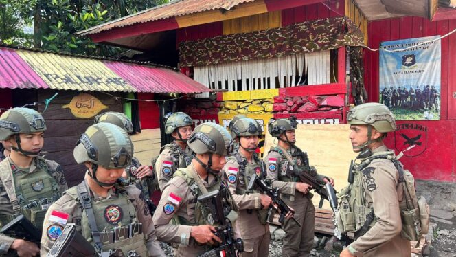 
					Satgas Damai Cartenz Hadir di Tengah Warga Muara Puncak Jaya Lewat Patroli Jalan Kaki