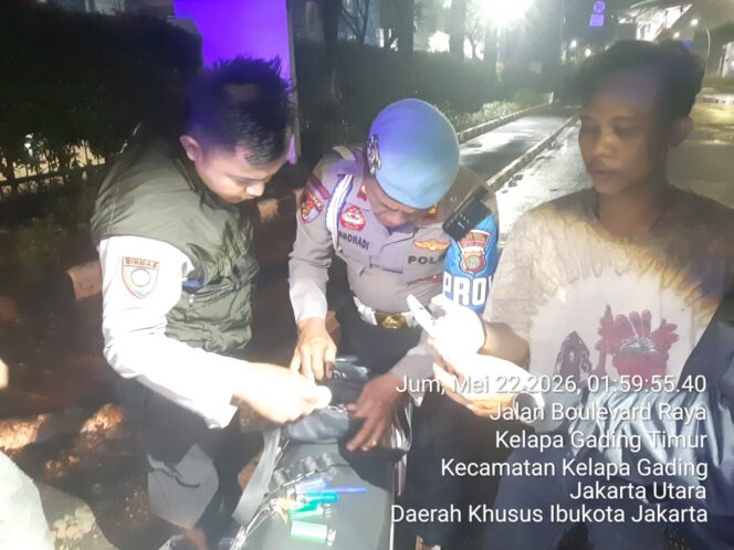 
					Polsek Kelapa Gading Gelar Patroli KRYD Dini Hari, Satu Motor Tanpa Surat Diamankan