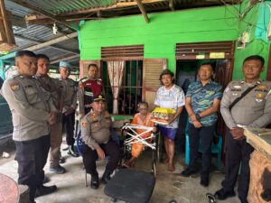Jumat Barokah Polsek Torgamba Sentuh Hati Warga Lansia dan Penderita Penyakit Menahun di Desa Aek Batu