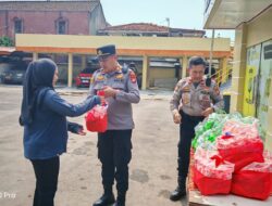 Jumat Peduli, Polsek Cilincing Bagikan 40 Paket Sembako untuk Warga yang Membutuhkan