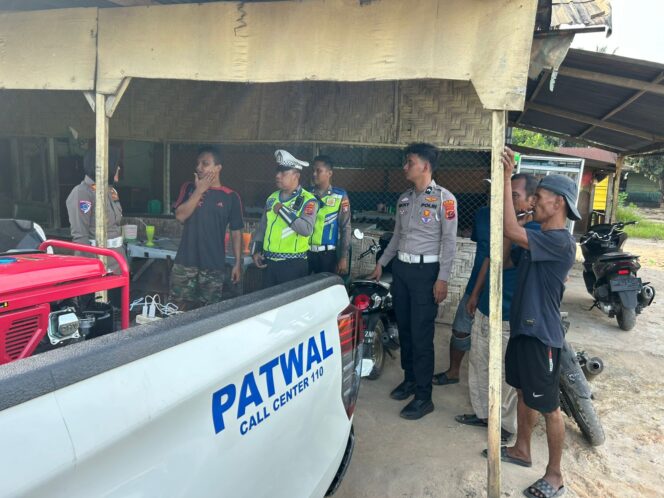 
					Berintegritas dan Humanis Melayani Masyarakat, Satlantas Polres Labusel Bantu Warga Dengan Pelayanan Gratis
