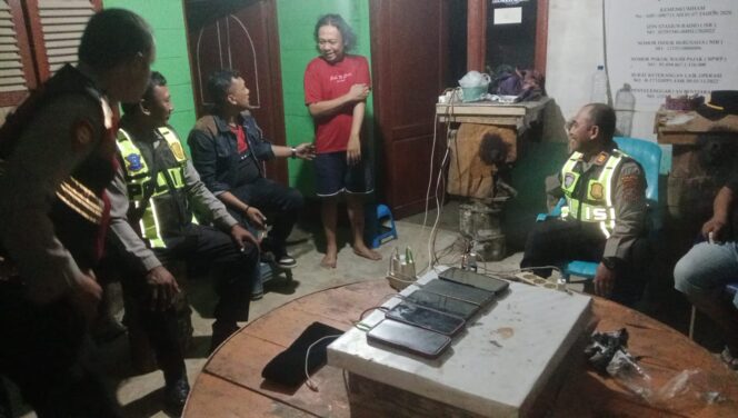 
					Polsek Torgamba Sigap Bantu Warga Terdampak Listrik Padam, Sediakan Genset untuk Cas HP dan Penerangan