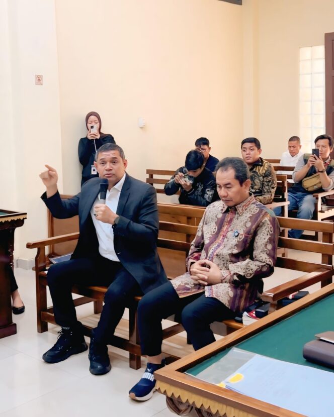 
					Mantan Gubernur Lampung Arinal Djunaidi hadirkan Pakar HTN Dr. Fahri Bachmid sebagai Ahli dalam sidang Praperadilan lawan Kajati Lampung