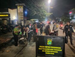 POLSEK METRO PENJARINGAN INTENSIFKAN PATROLI MALAM, DUA SEPEDA MOTOR TANPA SURAT DIAMANKAN SAAT KRYD