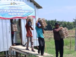 Panen 3.000 Telur di Bekasi, Polda Metro Jaya Salurkan ke SPPG
