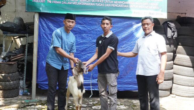 
					Kodim 0502/JU Salurkan dan Potong Hewan Kurban untuk Warga Jakarta Utara