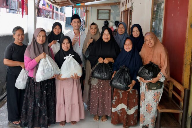 
					RPA Indonesia Bersama Bulog Salurkan Sembako untuk Lansia, Janda, dan Anak Yatim