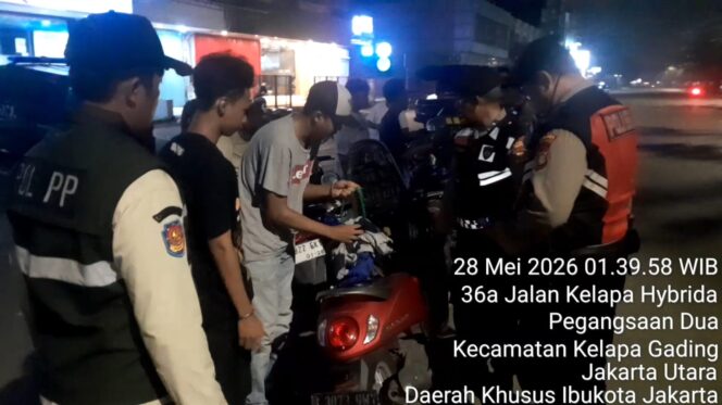 
					Polsek Kelapa Gading Tingkatkan Patroli Malam, Tiga Motor Tanpa Surat Diamankan