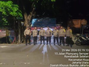 Polisi Siaga di Pos Pantau Pasar Ular Plumpang, Antisipasi Tawuran dan Kejahatan Jalanan