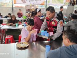Polsek Metro Penjaringan Tebar Kepedulian Lewat Jumat Peduli, Ratusan Paket Makanan Dibagikan kepada Warga dan Pekerja Lapangan
