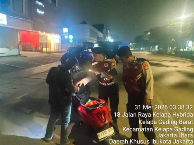
					Polsek Kelapa Gading Amankan Pria Mabuk Bawa Parang Saat Operasi KRYD