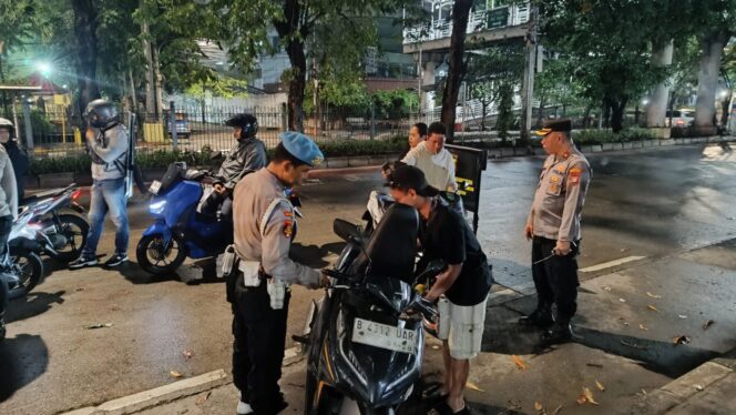 
					Jaga Jakarta, Jaga Lingkungan: Polsek Metro Penjaringan Intensifkan KRYD Cegah Tawuran dan Kejahatan Jalanan